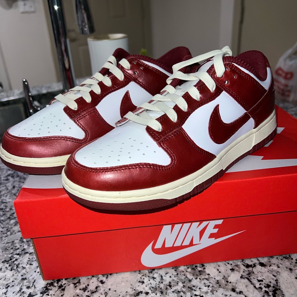 Nike dunk low vintage red shoes